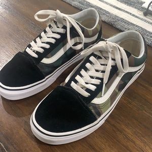 Camo print Vans size 6 men’s / 7.5 women’s